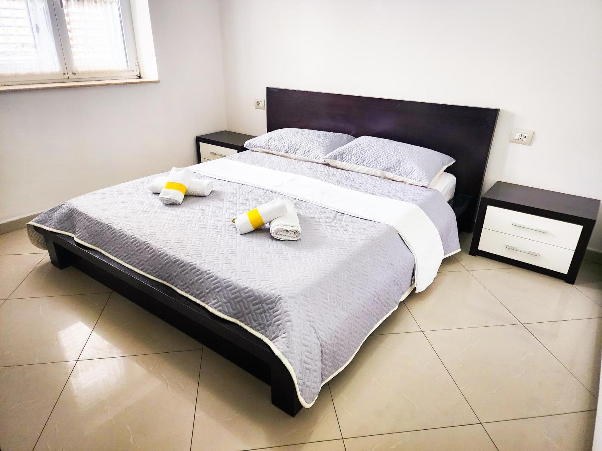 Apartment Sweet New Pazar Tirana Exterior foto